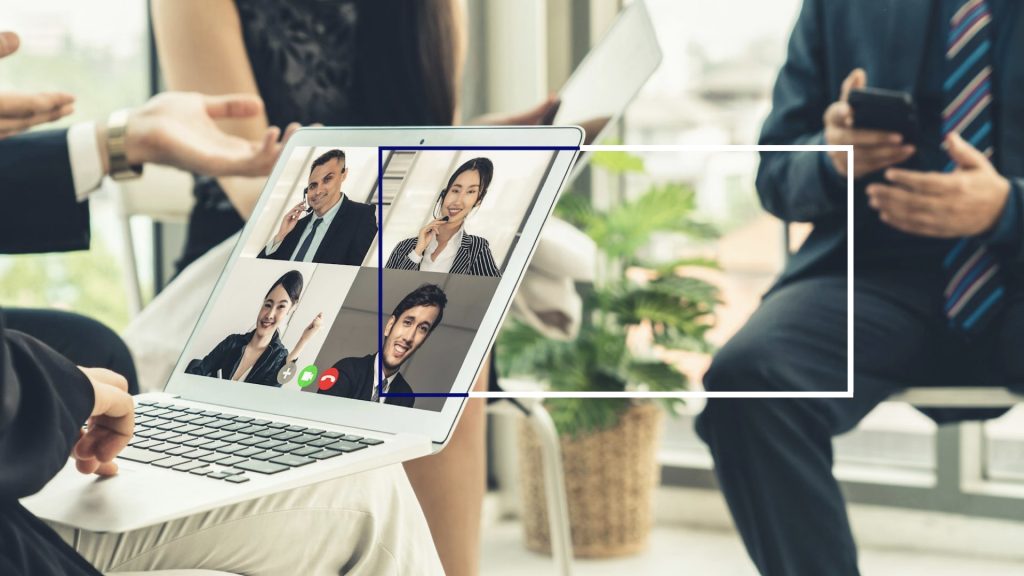 Persone in presentazione sia in presenza che da remoto